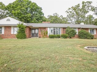12901 Mohawk Dr, De Soto, MO 63020