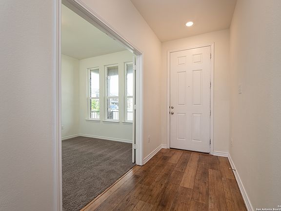 4th image of 3914 SUNFIELD DR