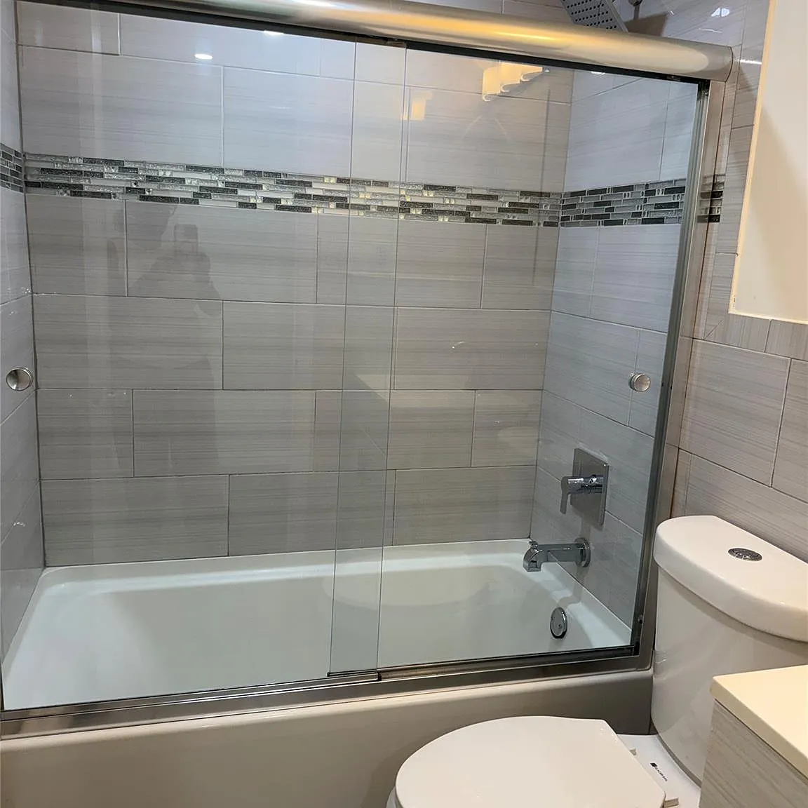 2 bed, 1.0 bath, 2052 sqft, $2,500 — Photo 4