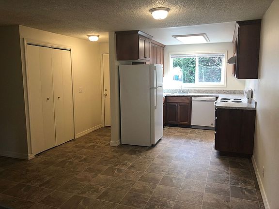 3rd image of 3297 Alberta Ave NE #0