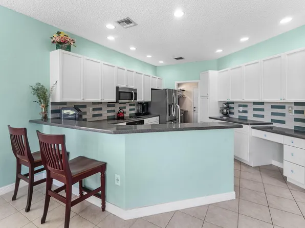 2129 RESTON Circle, Royal Palm Beach, FL 33411