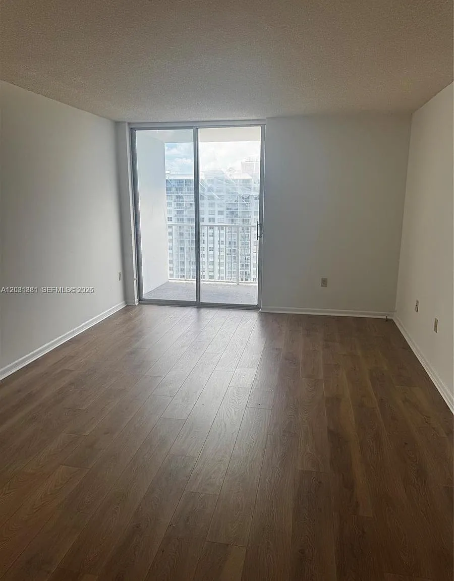 Admirals Port Condo West — Photo 4