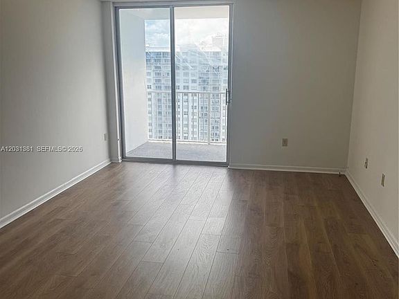 4th image of 2851 NE 183rd St APT 2004E