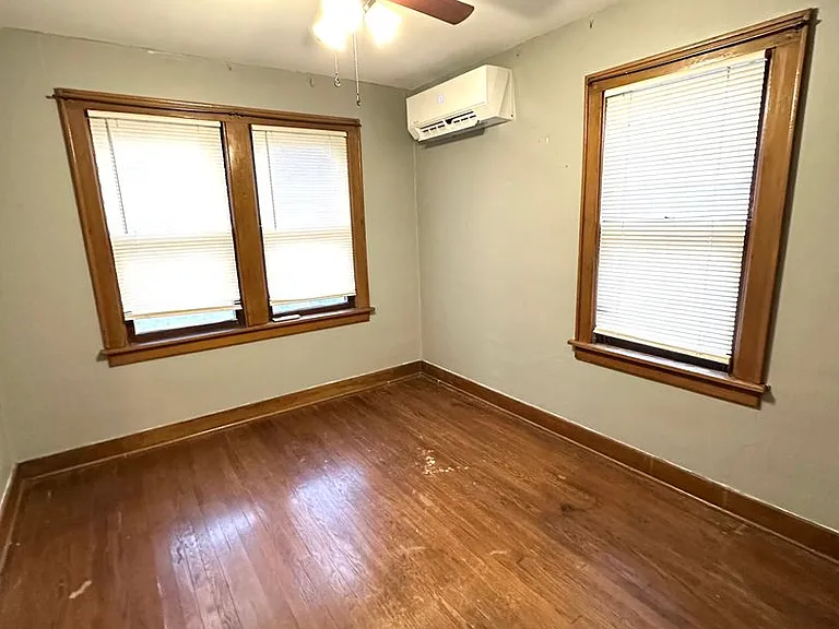 2348 N Campbell Ave — Photo 11