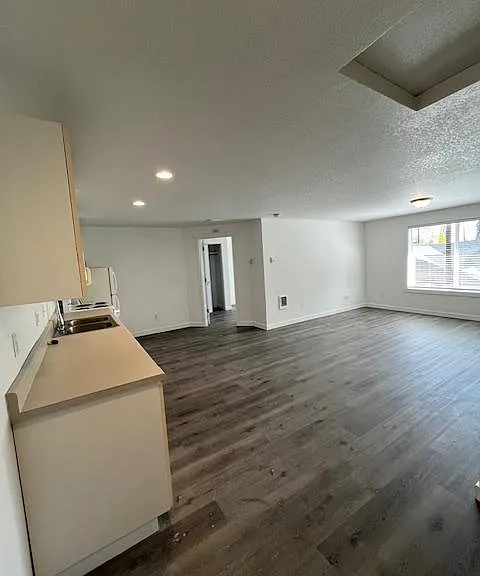 2614 O St #9 — Photo 3