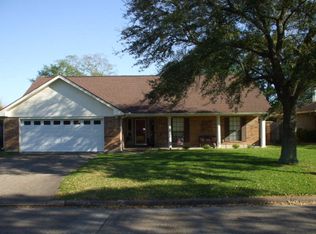 3826 Blackberry Ln, Port Arthur, TX 77642