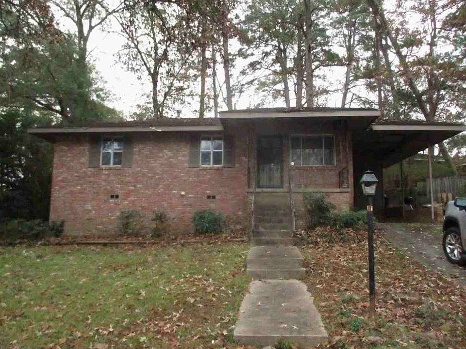 1st image of 30 Berkshire Dr