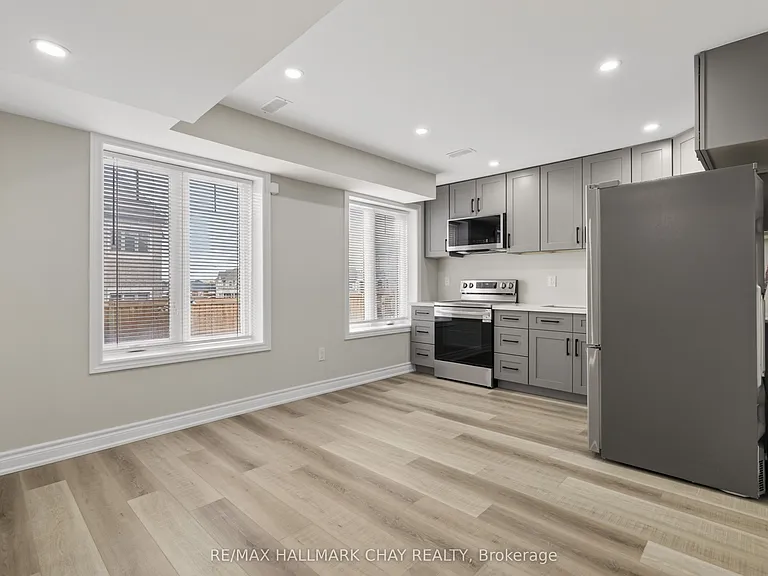 63 Janes Cres #BASEMENT — Photo 11