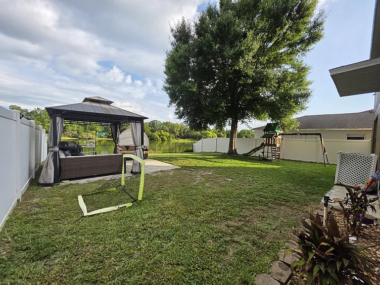 2472 Brownwood Dr — Photo 3