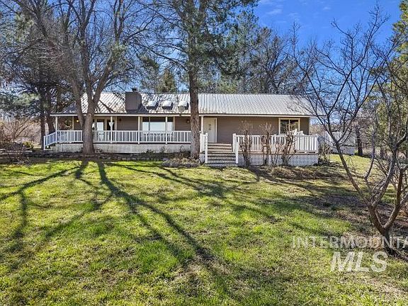 3rd image of 1152 Hidden Lake Ln