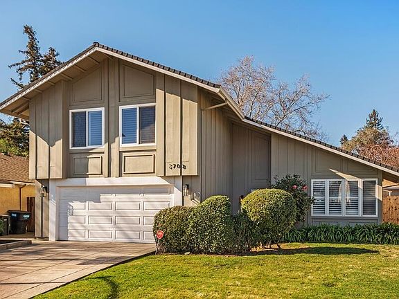 3rd image of 2708 Catania Way