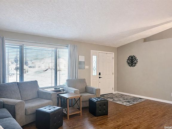 4th image of 203 3rd AVENUE E