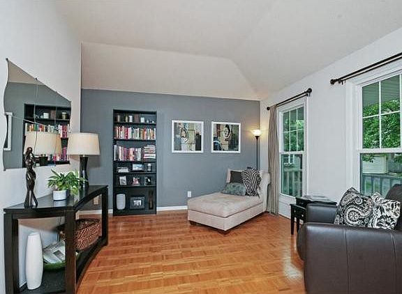 2nd image of 8949 Knollwood Dr