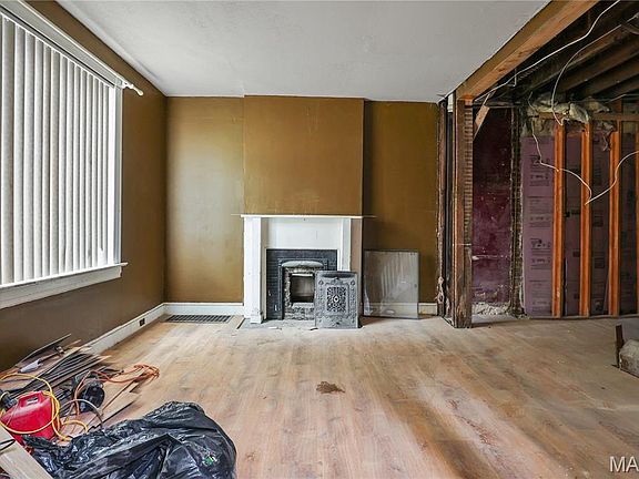 3rd image of 5960 Minerva Ave