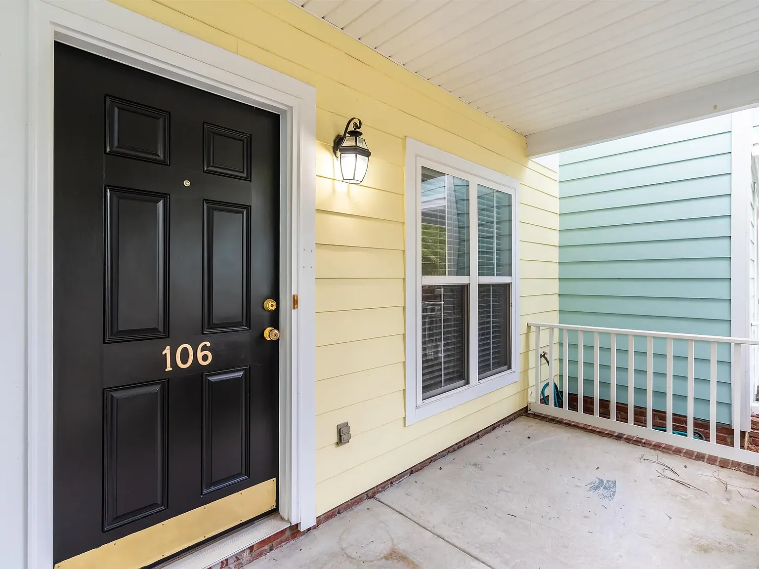 2 bed, 2.5 bath, 1296 sqft, $2,400 — Photo 3