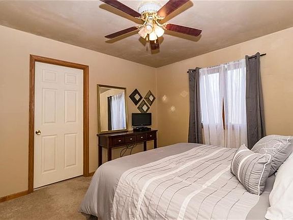 5th image of 10644 Meadowlark Ln