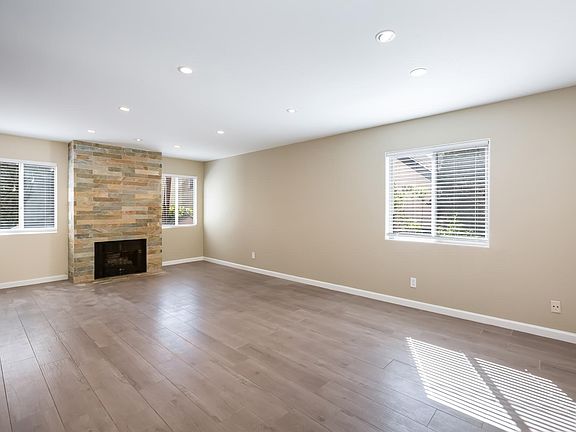 5th image of 5-1252 N Formosa Ave #5