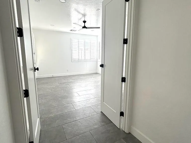 2720 N Sterling — Photo 24
