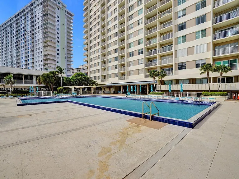 300 Bayview Dr #906 — Photo 48