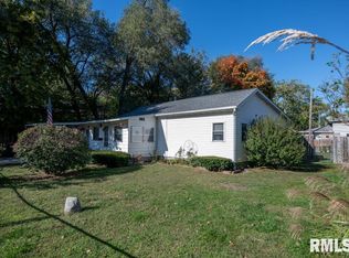 101 Harriet St, Pekin, IL 61554