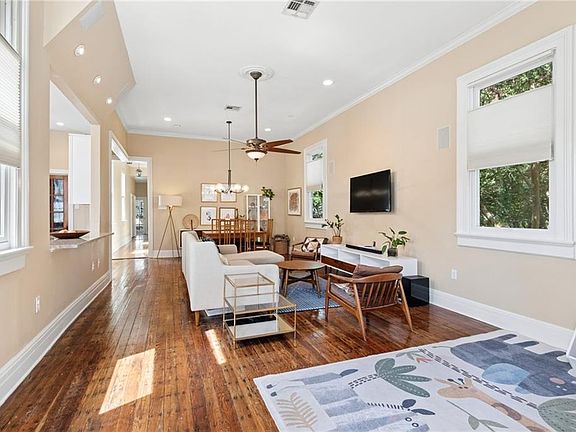 4th image of 4238 Cadiz St