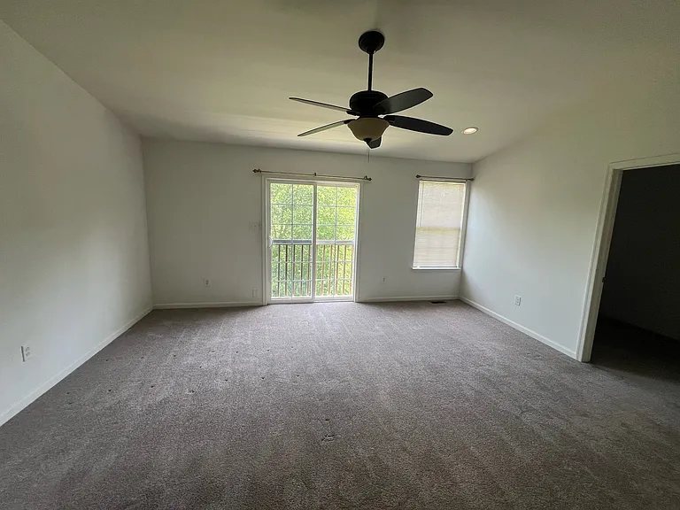 540 Van Dyke Cir — Photo 10