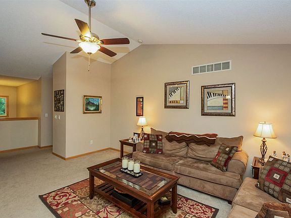 4th image of 20 Augusta Ct