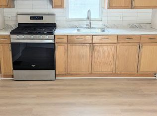 702 Hunterdon St APT 1, Newark, NJ 07108