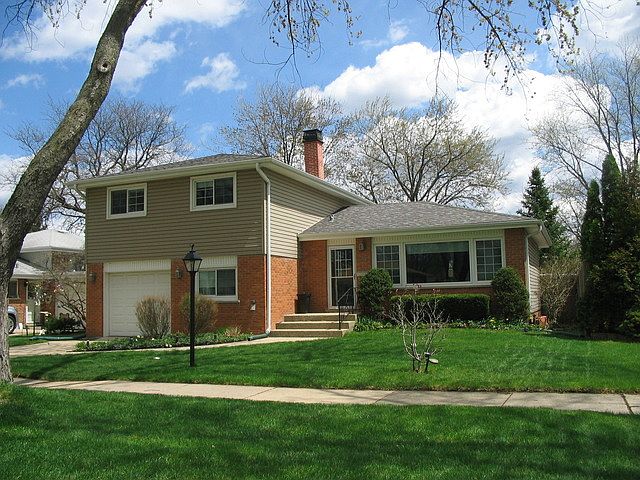 1st image of 557 Anita St