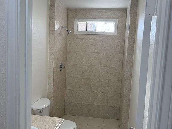 4th image of 4208 Capitol Ln