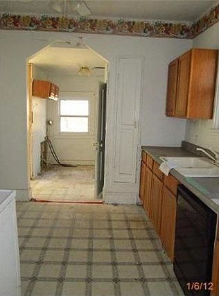 4th image of 614 S Kent St