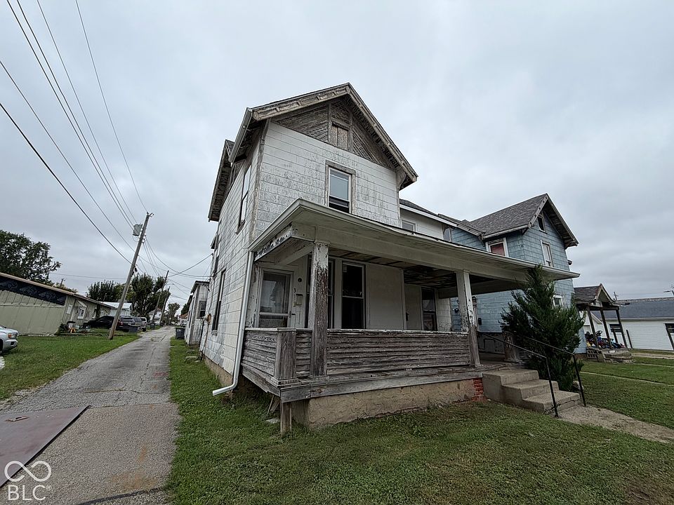 1st image of 216 W 3rd St