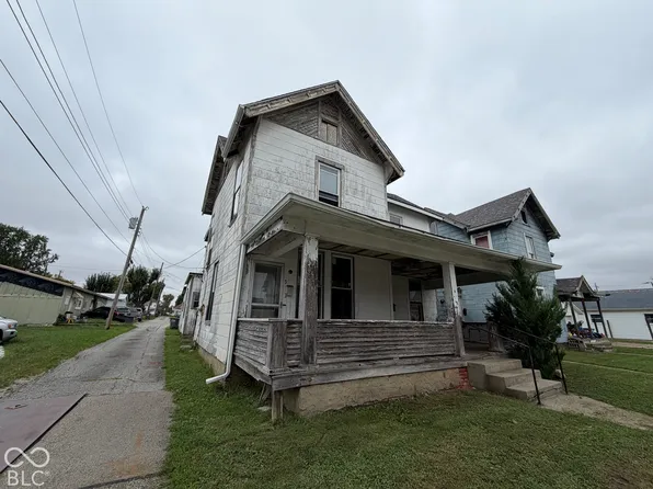 216 W 3rd St, Rushville, IN 46173
