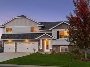 1716 Redhawk Way, Mayer, MN 55360