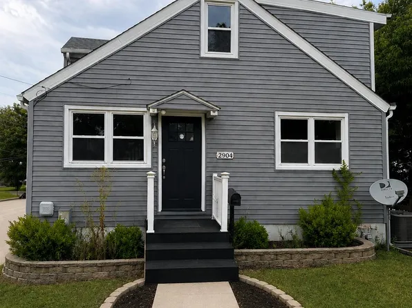 2904 Broadway, Rockford, IL 61108
