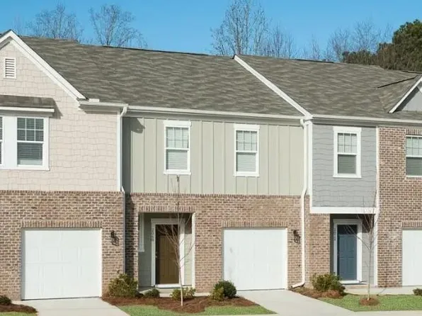 318 Naples Dr, Locust Grove, GA 30248