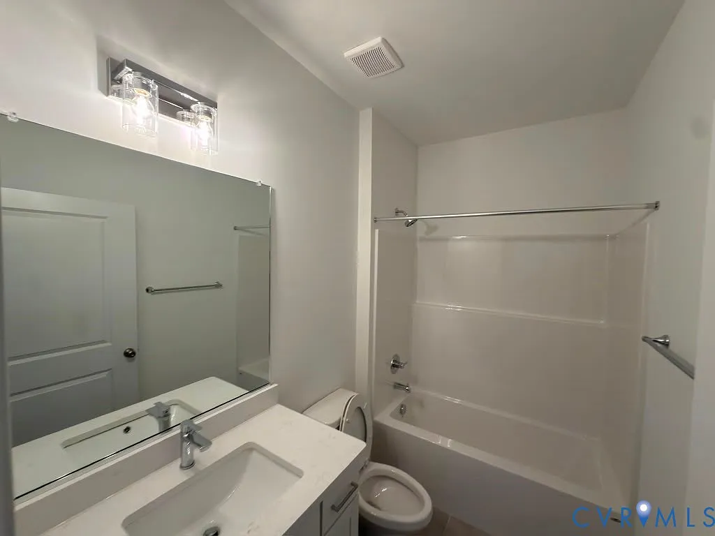 4 bed, 3.5 bath, 2438 sqft, $2,700 — Photo 4