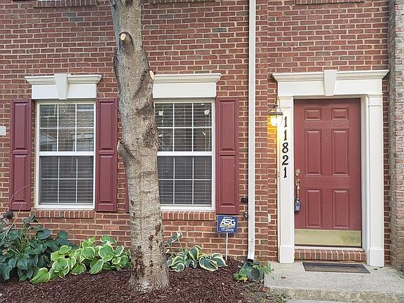 2nd image of 11821 Regents Park Dr