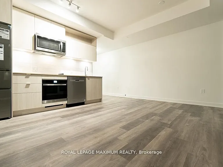 70 Princess St #2015-E — Photo 3
