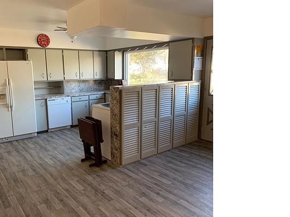 4th image of 330 Ashwood Ave