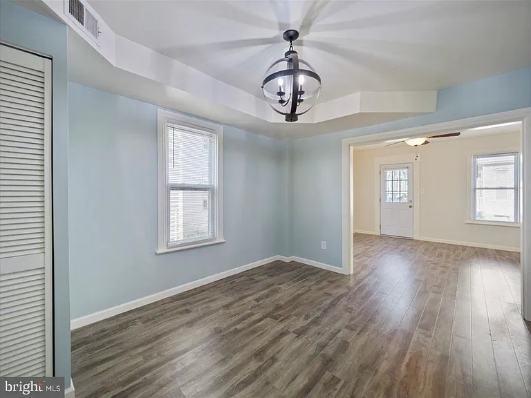 310 N Locust St — Photo 7