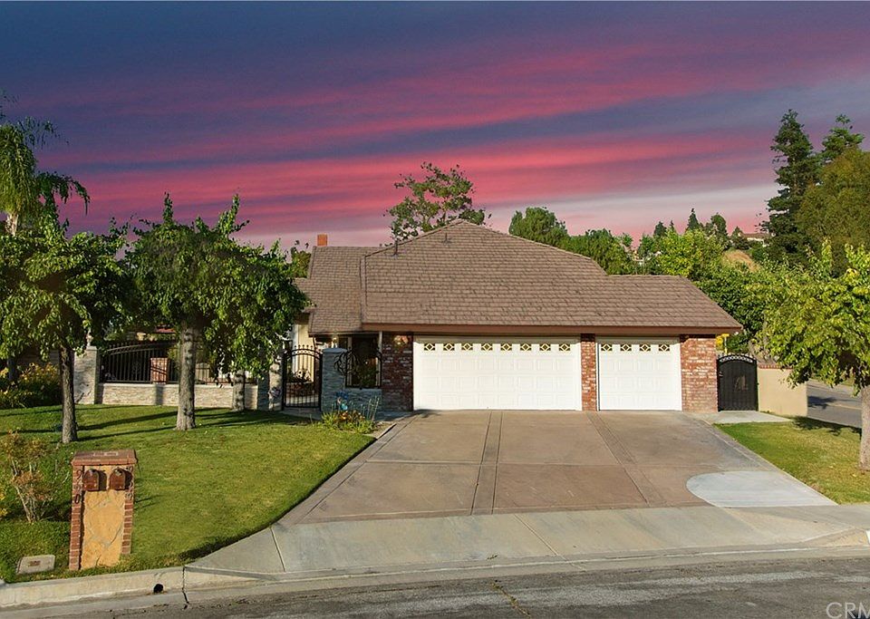 1st image of 964 Heritage Dr