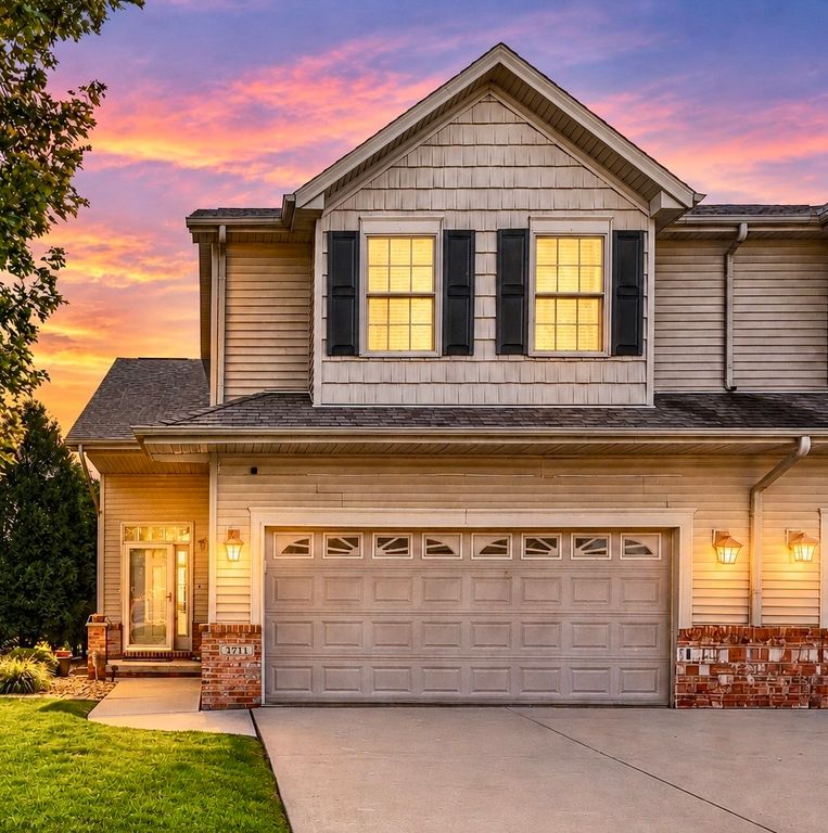 1711 Glenbridge Rd, Bloomington, IL - View 3