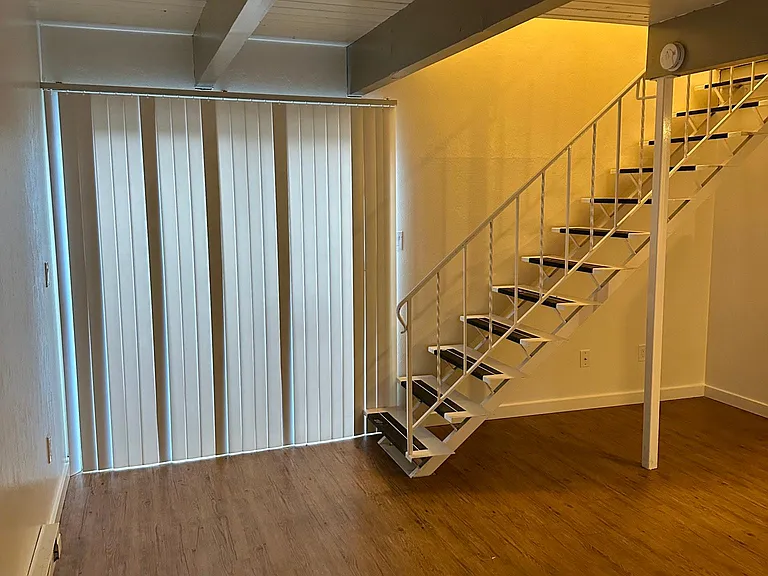 2460 SW Pickford St #4 — Photo 3