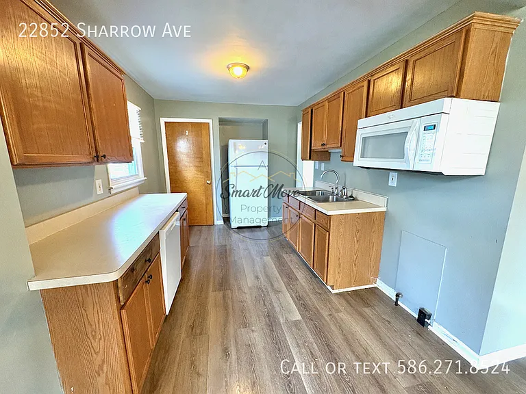 22852 Sharrow Ave — Photo 7