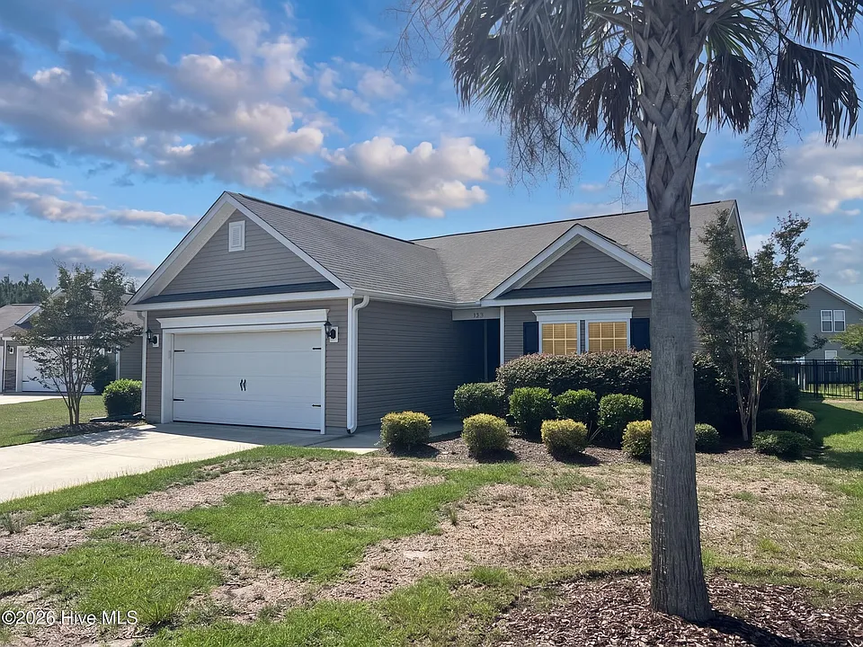 929 Brewster Ct SW