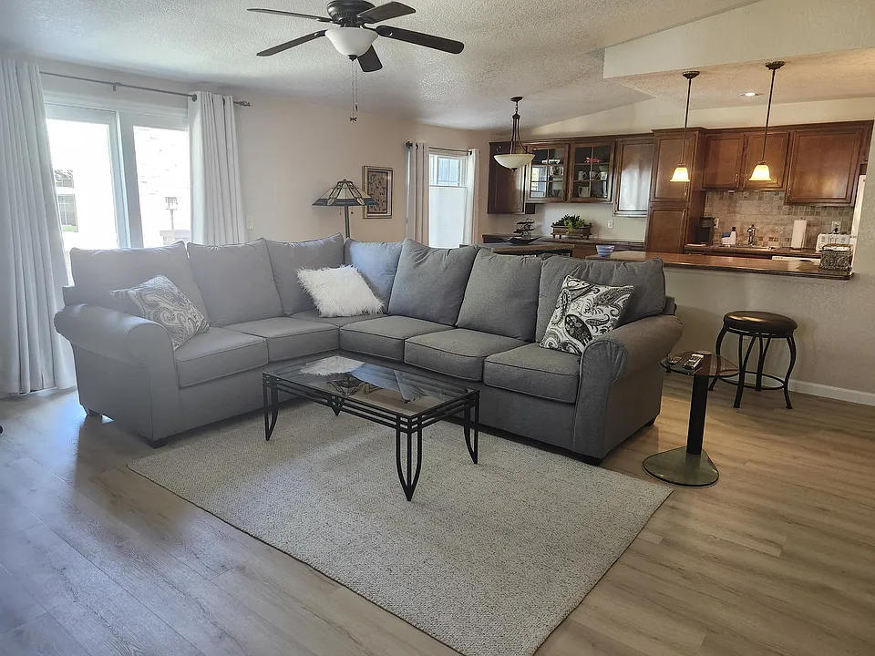 Living room with furniture 17 X 15