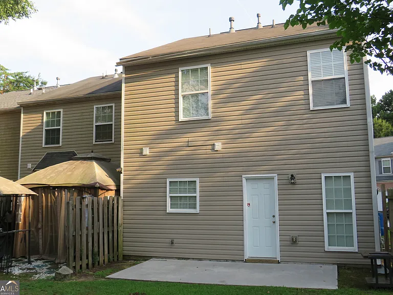 2718 Rocky Ct S — Photo 32