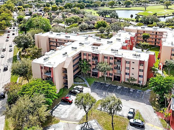 2nd image of 13715 Kendale Lakes Cir