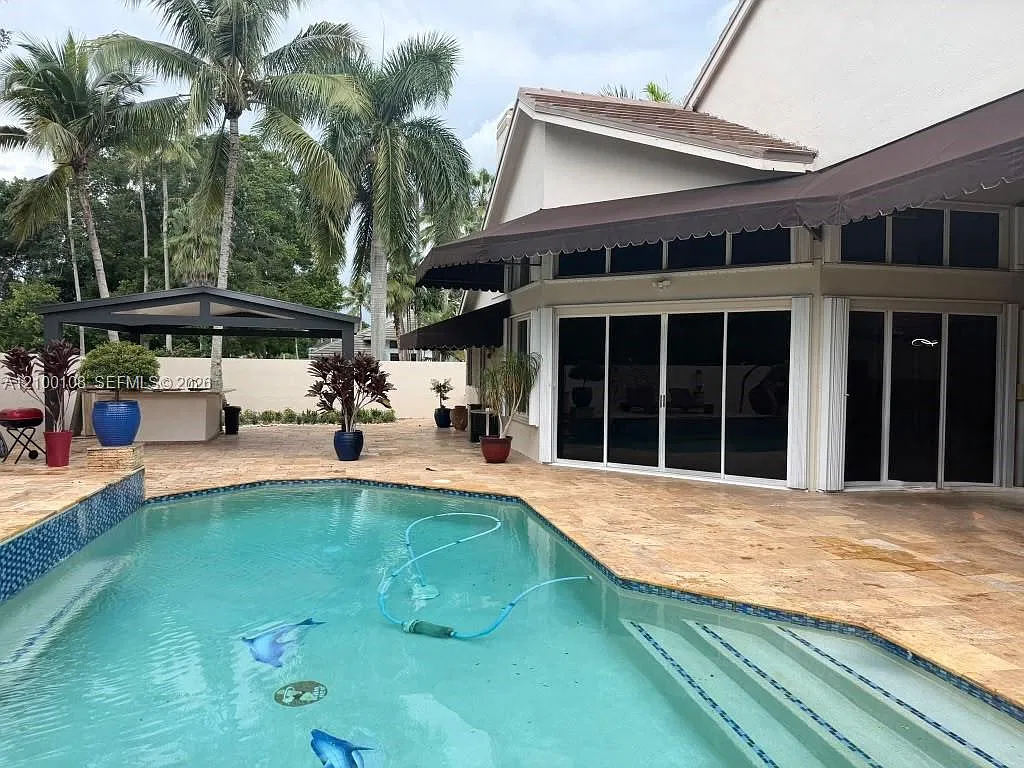 Hollywood Lakes Country C — Photo 1